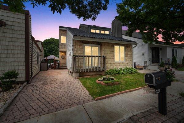 Our professional real estate photography captures the stunning beauty of homes as day turns to night.