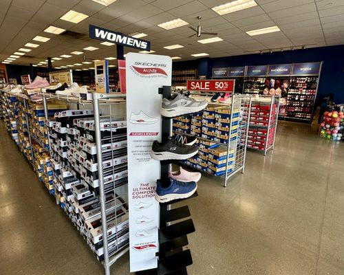 SKECHERS Factory Outlet