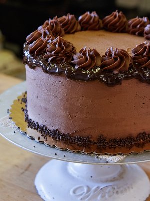 Dark Chocolate cake with Chocolate buttercream and ganache