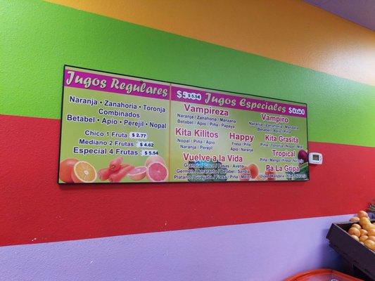 Custom made fresh juices and smoothies