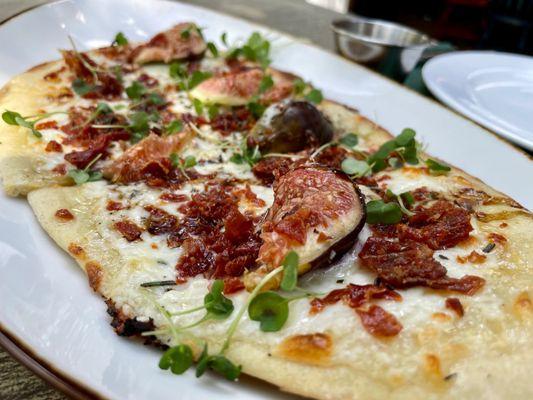 Flatbread with prosciutto, figs, goat cheese, etc....