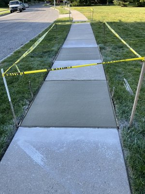 Sidewalk repair (rip out-replace)