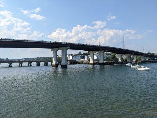 Veterans Memorial Bridge, Salem