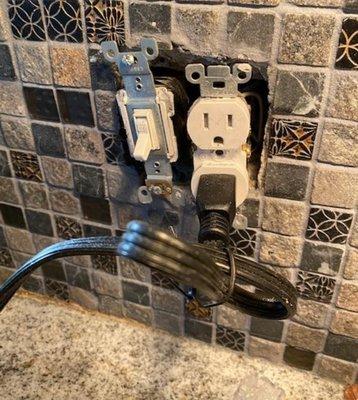 electrical outlet not properly fixed