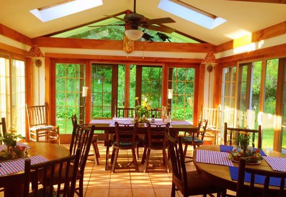 Dining room - best sunny spot for breakfast