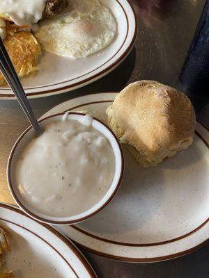 Biscuit and gravy