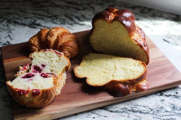 Rasberry muffin, croissant, Dutch Mafia