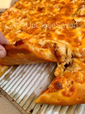 Evenly crisp, golden crust of a hand tossed thickness. Buffalo chicken pictured  #UpCloseSavor