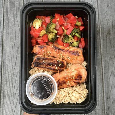 Spicy Honey Glazed Sesame Salmon w/ Brown Rice, Red Peppers, and Broccoli