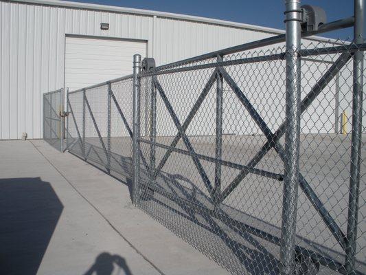 heavy duty chain link cantilever gate