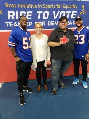 Lorenzo Alexander's ACES Foundation Event 2018, Julian Stanford  and Micah Hyde & Red Cross volunteers