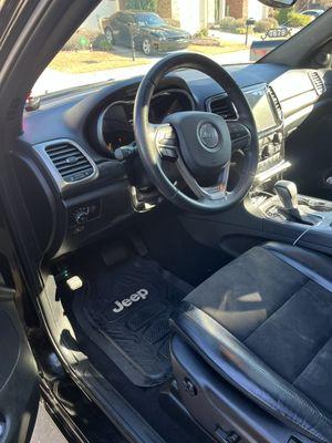 JEEP GRAND CHEROKEE INTERIOR