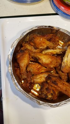 Nasty dry wings when I actually asked for buffalo AND bbq! Accompanied by some old fries that were stuck in the fryer at the bottom.