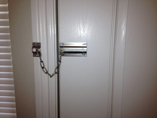 Complete new instal door safety chain.