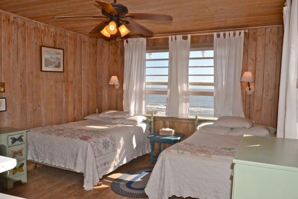 Ocean front room - Sea View Inn, Pawleys Island