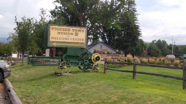 Pioneer Town