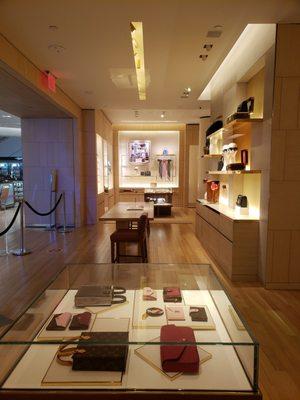 Louis Vuitton New York Saks Walt Whitman