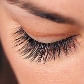 Mascara Look of eyelash extensions