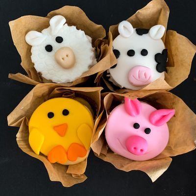 Farm animal cupcakes