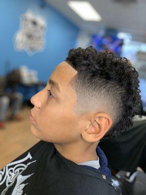 Burst Fade (Similar to a mohawk)