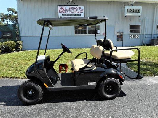 EZGO TXT Lifted Valor Electric 48V