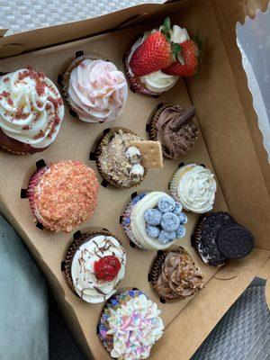 Assorted 12 count cupcake box