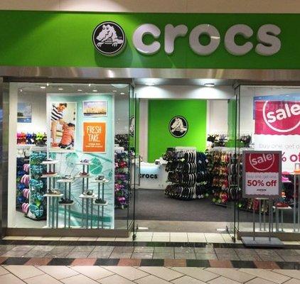 Crocs at La Plaza