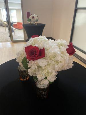 Short flower arrangement