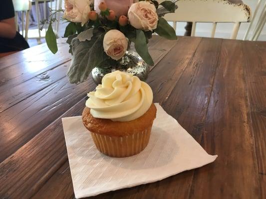 Lemon buttercream cupcake from simply sweet.