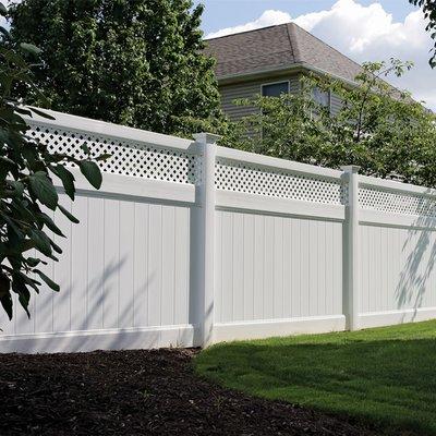 Vinyl Privacy Fence with Lattice