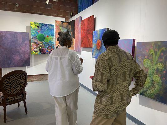 Main gallery guests