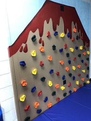 Climbing wall