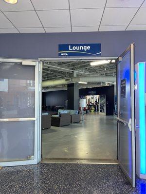 Once you enter the Chase building, you walk pass the reception and towards the lounge doors.