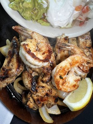 Fajitas de Pollo y Camarones