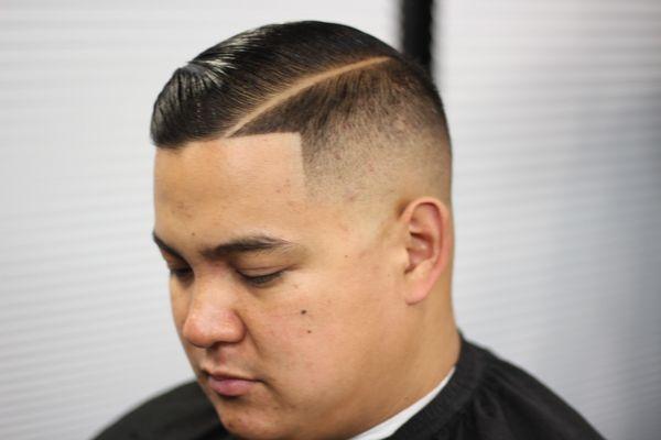 Skin fade/ hard part @barber_kris619