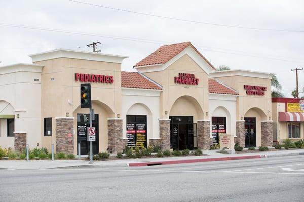 Building Corner on Pioneer Blvd and Lindale St