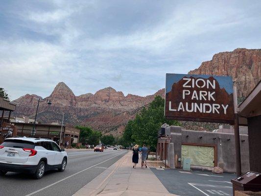 Zion NP in the background of ZION PARK LAUNDRY. The MILLION DOLLAR VIEW!!!