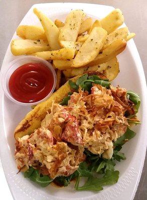 Lobster Roll Sandwich $ OG Fries