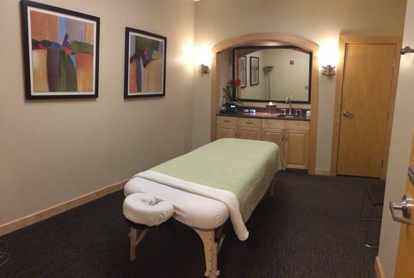 Special option for residents of Grant Park Condominium--use of the massage room in the Grant Park Spa.