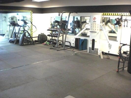 Fully equipped, clean and modern fitness studio!