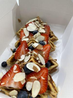 Plant Based Delicious Acai Bowls, Waffles and Donuts, Fresh Juices, No Sugar Added, No Dairy