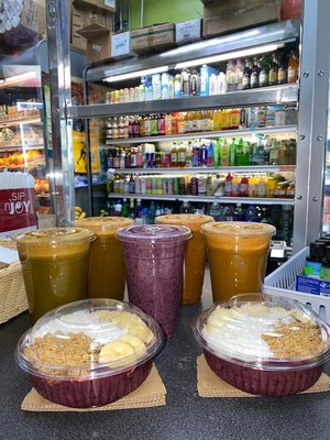 Please come in and enjoy our organic juices, smoothies and acai bowls