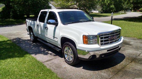 2010 GMC Sierra being sold with great discount. $5,100.00 Please contact us for details!