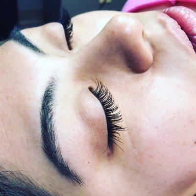 Classic lash extension