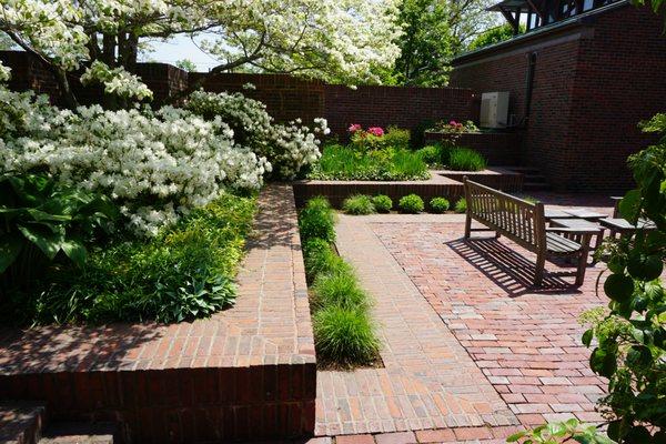 This courtyard garden provides respite from the busy urban surrounds.