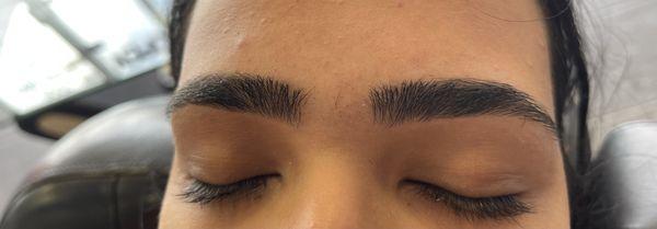 Eyebrows threading