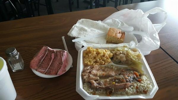 Turkey wings, rice, gravy, mac n cheese, with cabbage, and cornbread. Strawberry homemade cake for dessert. Taste so good!!!!!