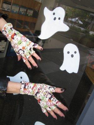 Cropped Fingerless Day of the Dead Gloves
 Cotton/Spandex $28.99