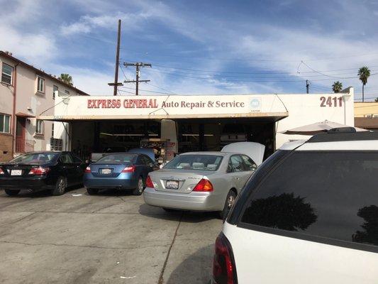 Front side of the shop. Kinda small, so easy to miss. It's right next to the tops diner.