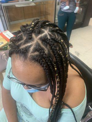 Box braids triangle parts